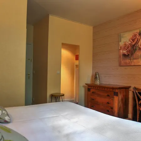 Logis La Closerie Отель Ла-Боль-Эскублак