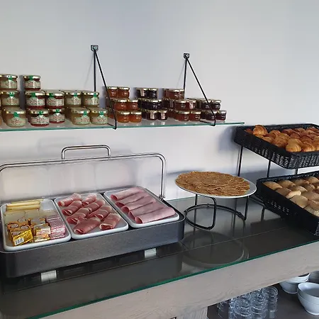 Logis La Closerie Отель