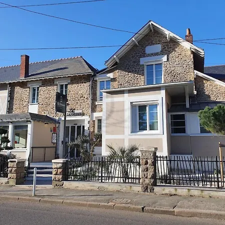 Logis La Closerie Отель