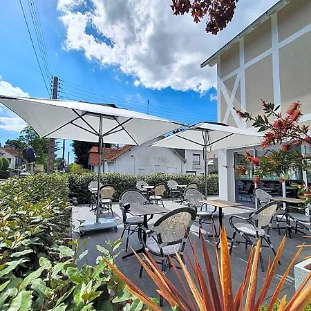Logis La Closerie Hotel