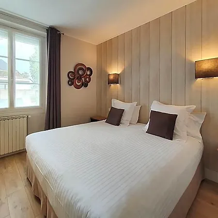 Logis La Closerie Hotel