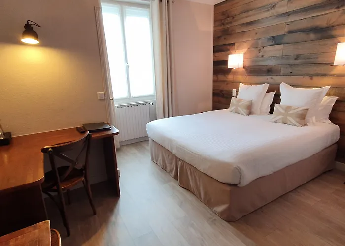 Logis La Closerie Hotel