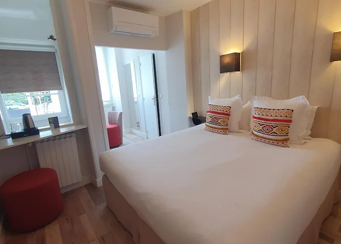 호텔 Logis La Closerie 4*