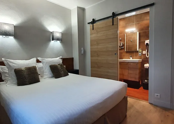 Logis La Closerie Hotel